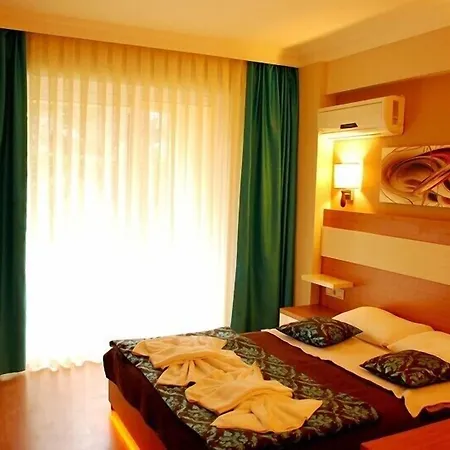 Flora Hotel 3*