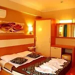 Flora Ξενοδοχείο 3*