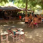 Flora Ξενοδοχείο