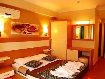 Flora Hotel 3*